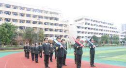 川师实外中学部举行国旗护卫队交接仪式