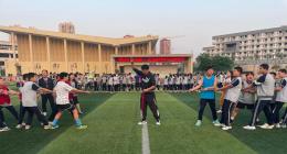 江安县钱江实验学校举行初2022级拔河比赛
